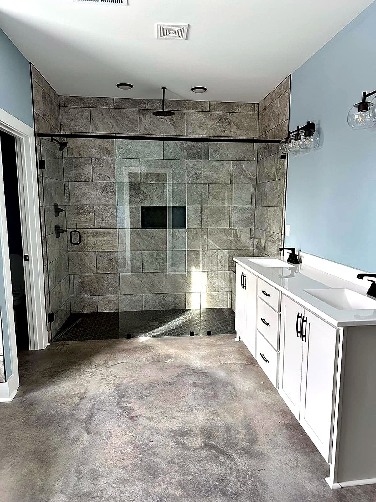 Bathrooms — M & D Custom Homes project