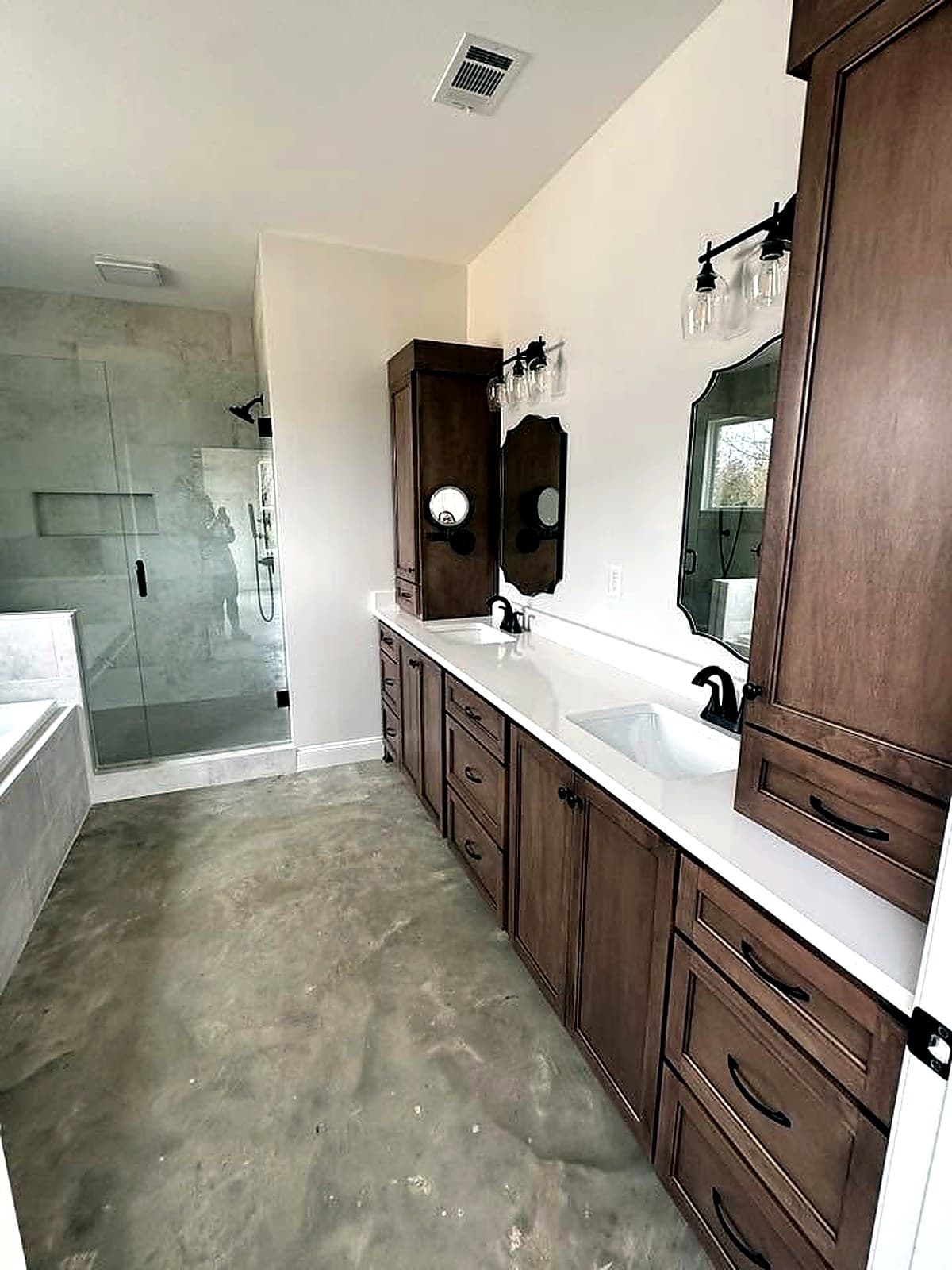 Bathrooms — M & D Custom Homes project