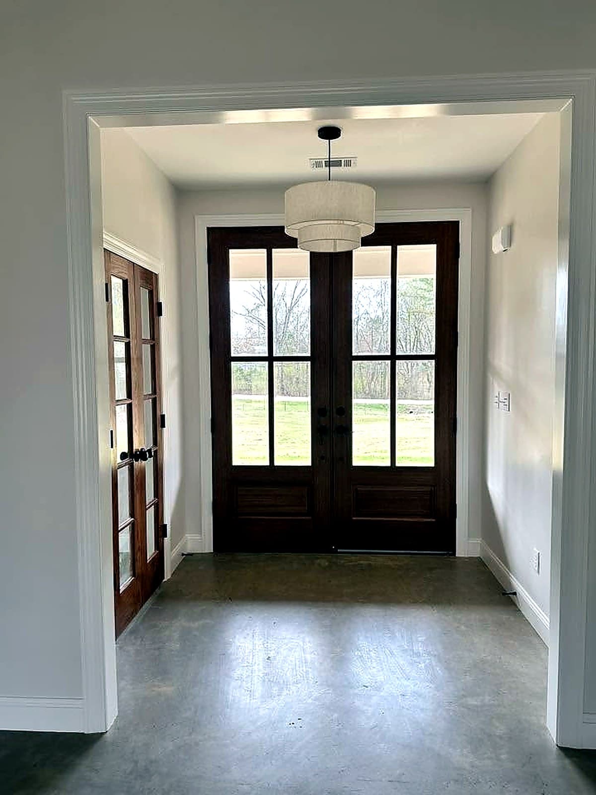 Entrances — M & D Custom Homes project